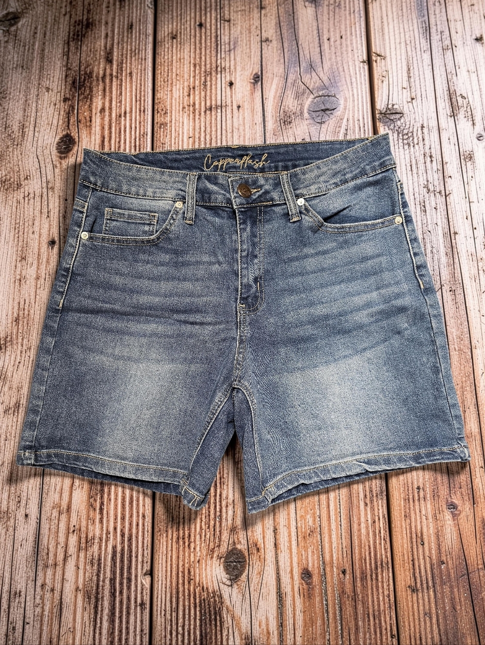 Copperflash Denim Mid Rise Shorts - Faded Blue Wash. Size 10.